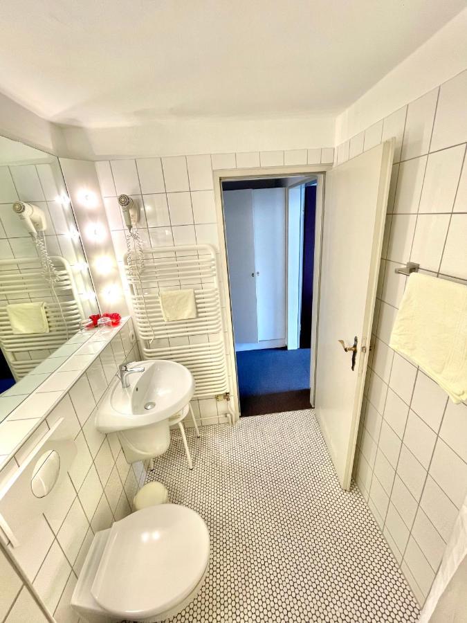 בול Hotel Pension Linz מראה חיצוני תמונה